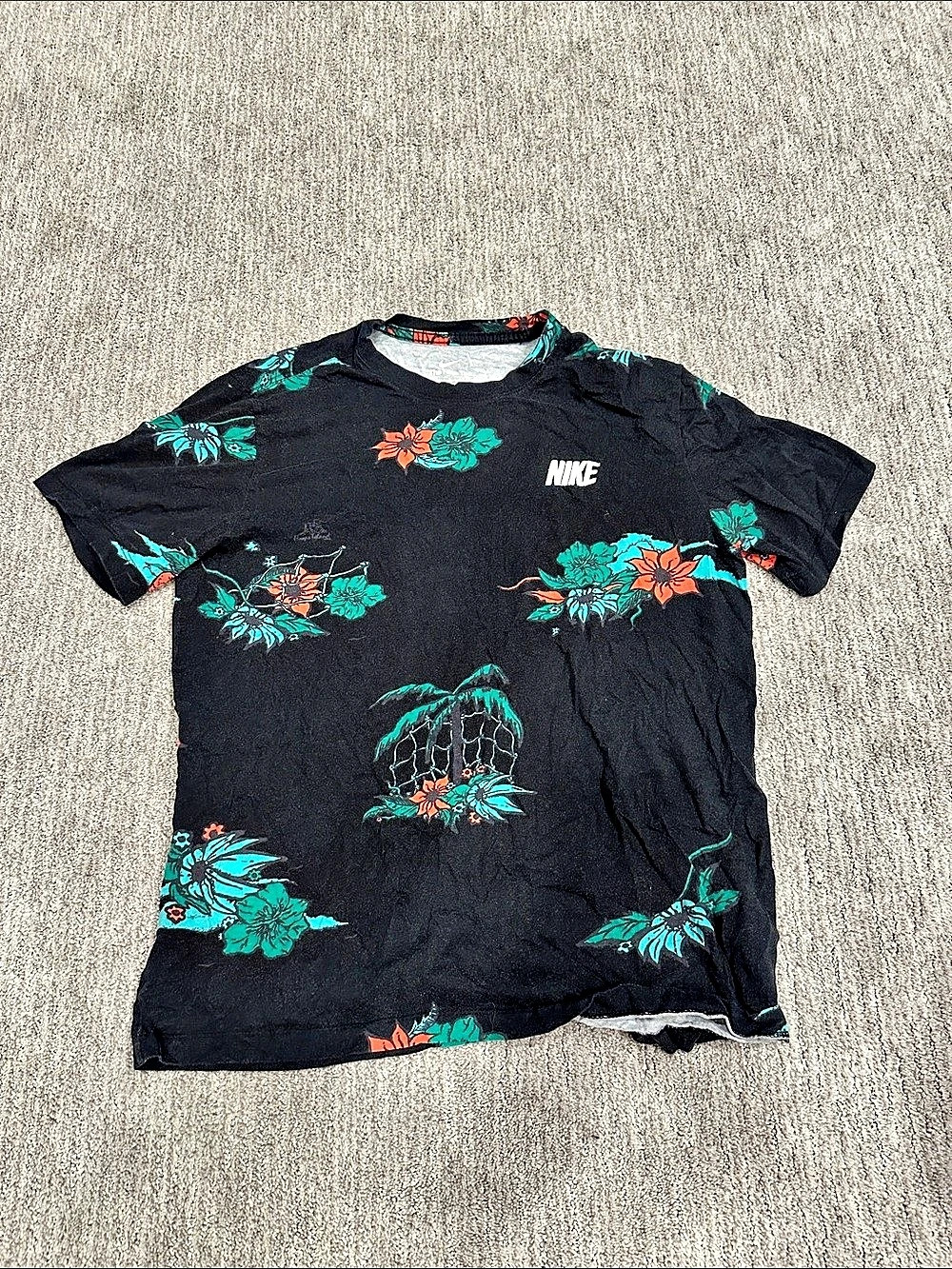 Nike The Nike Tee Floral Short Sleeve Tee Size Large